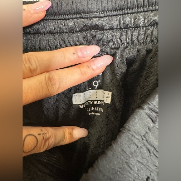 Adidas Shorts energy running 9” shorts size large - Picture 5 of 5